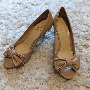 Kate Spade Size 6.5 Nude Leather Heels with Bow